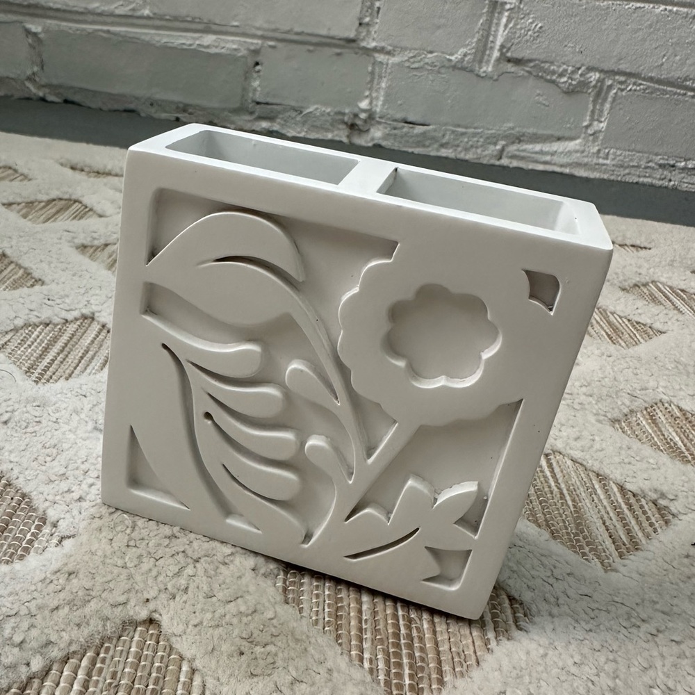 Kate Spade pencil holder